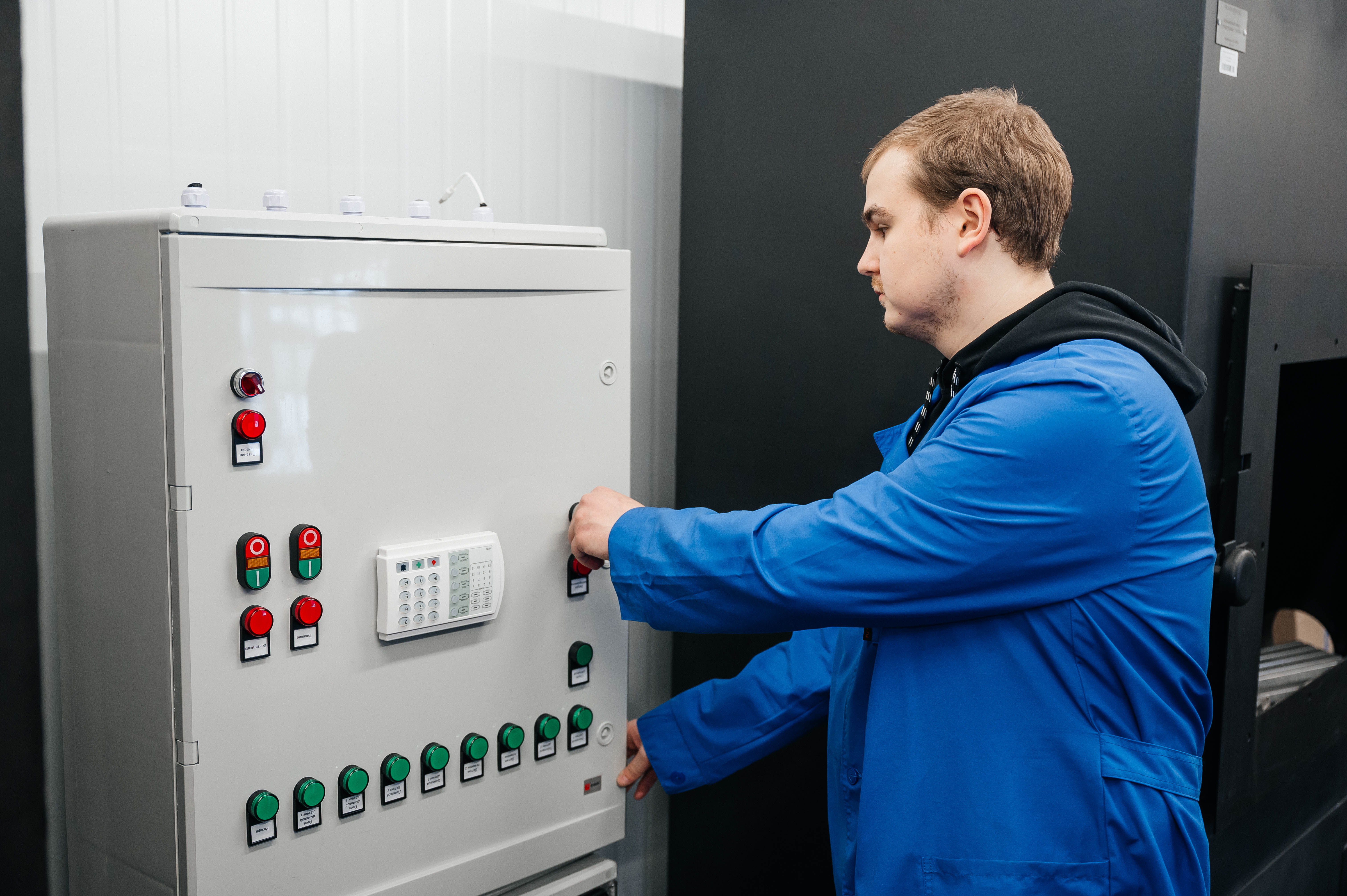 Экспериментальный бокс с нейросетью по пожаротушению